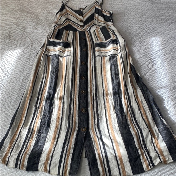 Hint of Blush Dresses & Skirts - Chic Striped Sleeveless Large Midi Button-Down Dress